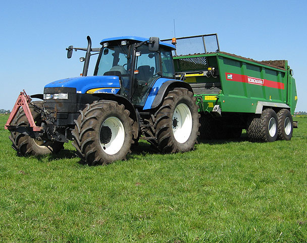 Agrarisch loonwerk door Loonbedrijf Peenstra